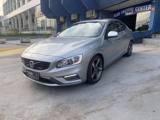 VOLVO S60 2.0 T5 R DESIGN 16V TURBO GASOLINA 4P AUTOMÁTICO